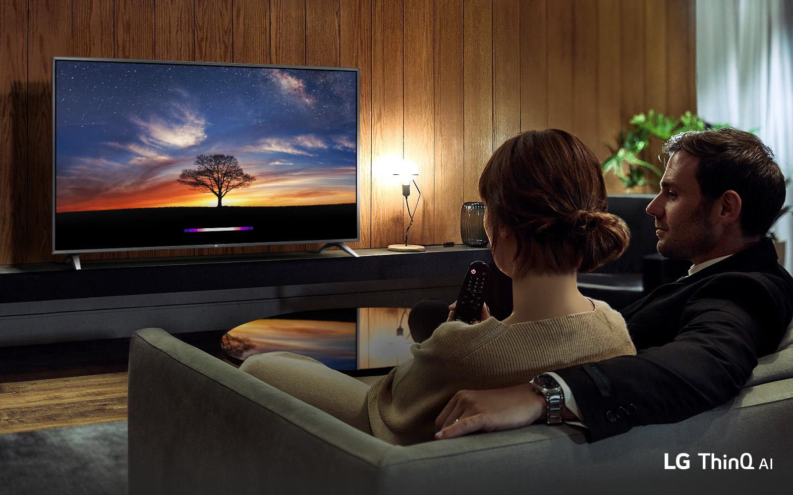 تلویزیون هوشمند ال جی 49UM7100 با سیستم عامل WebOs