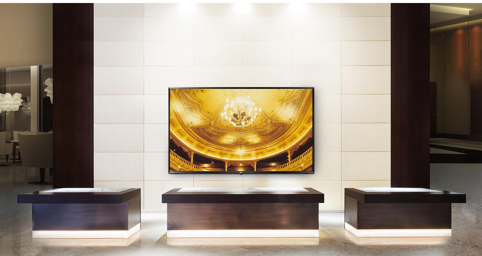 تلویزیون 4K ال جی UU640C مخصوص مراکز تجاری تولید شده است